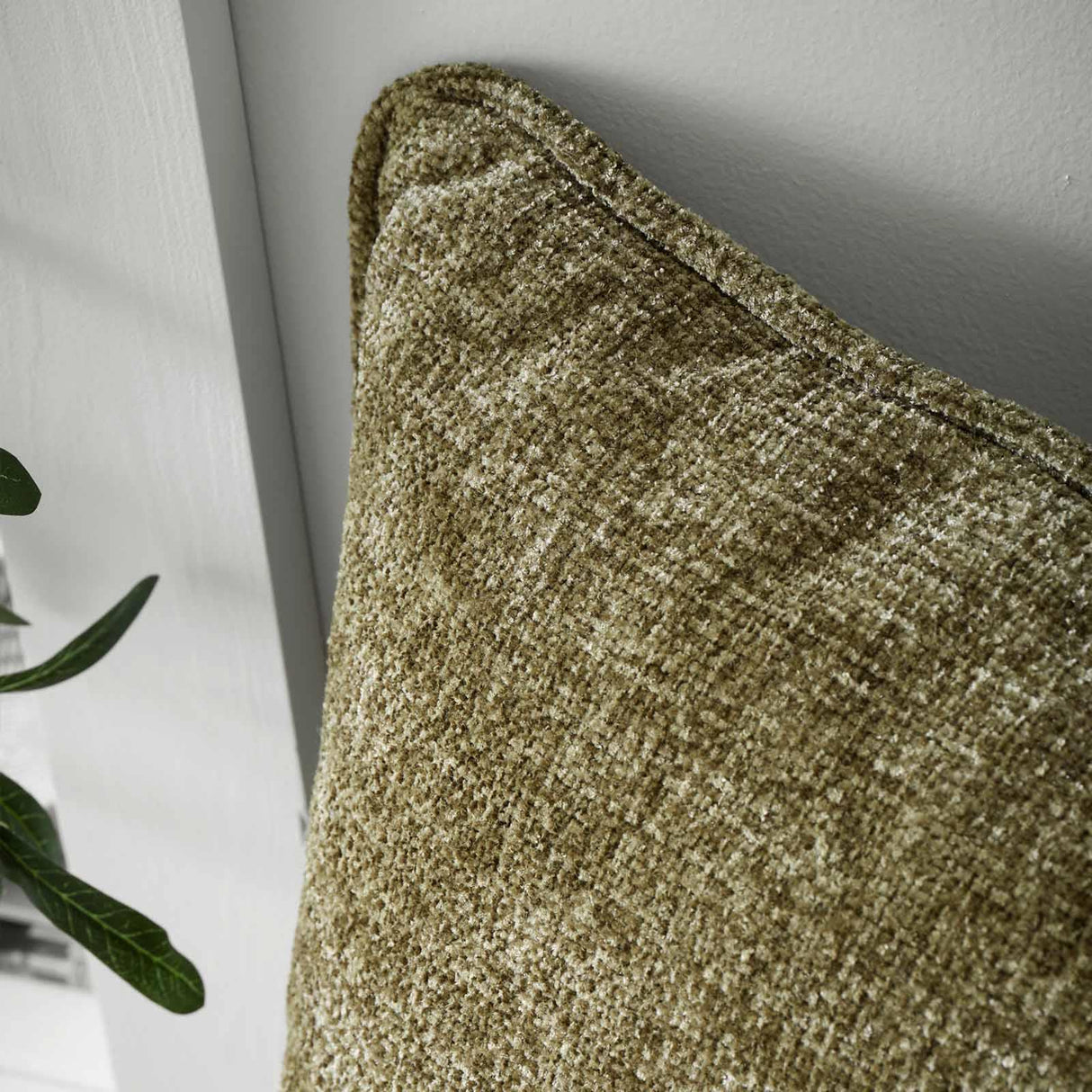 Catherine Lansfield Wilson Plain Filled Cushion 45cm x 45cm 18