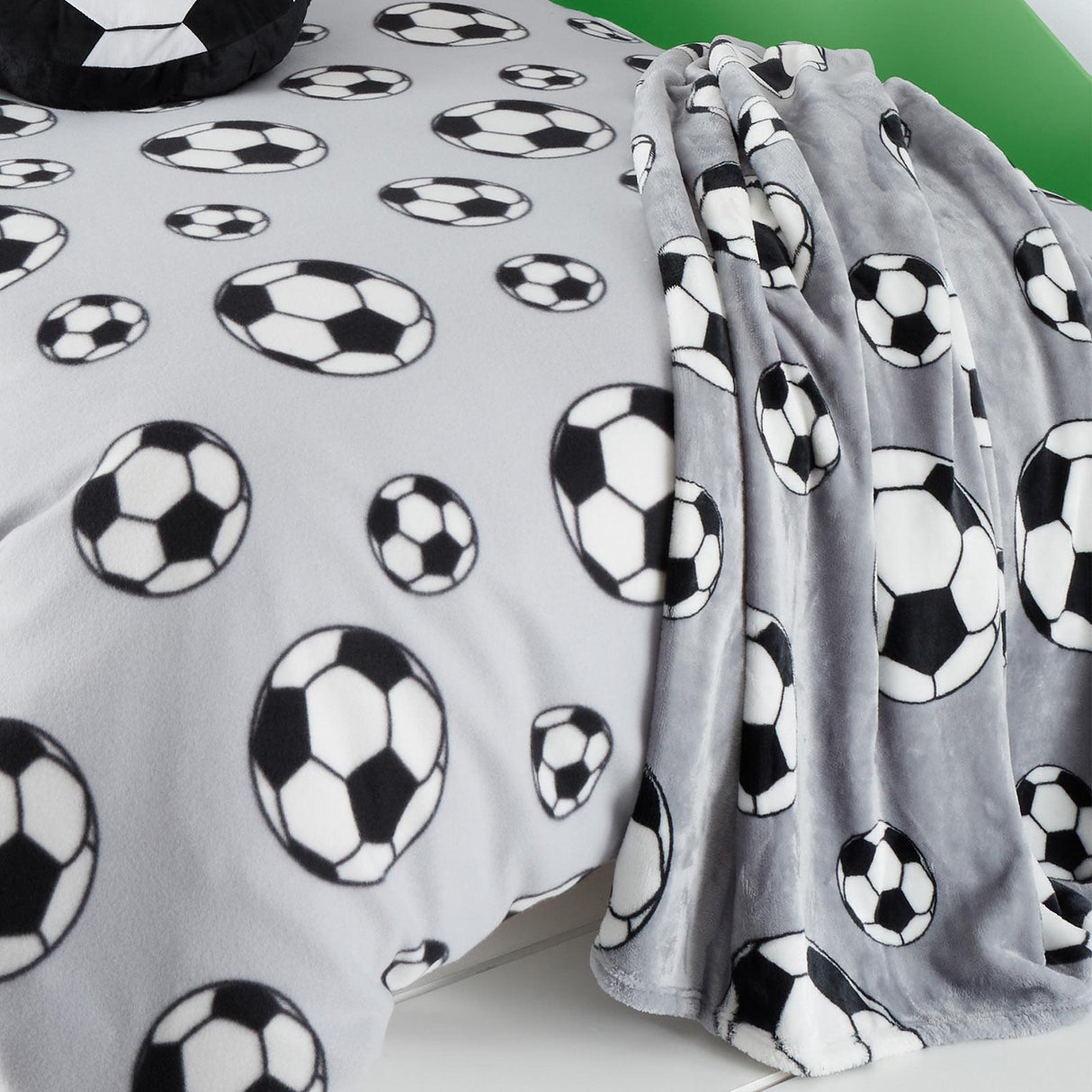 Catherine Lansfield Football Cosy Kids Throw