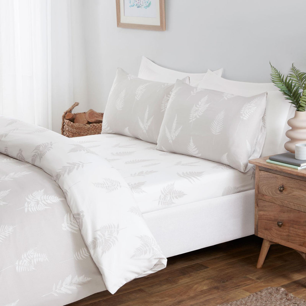 So Soft Fern Complete Bedding Set by Rapport Home