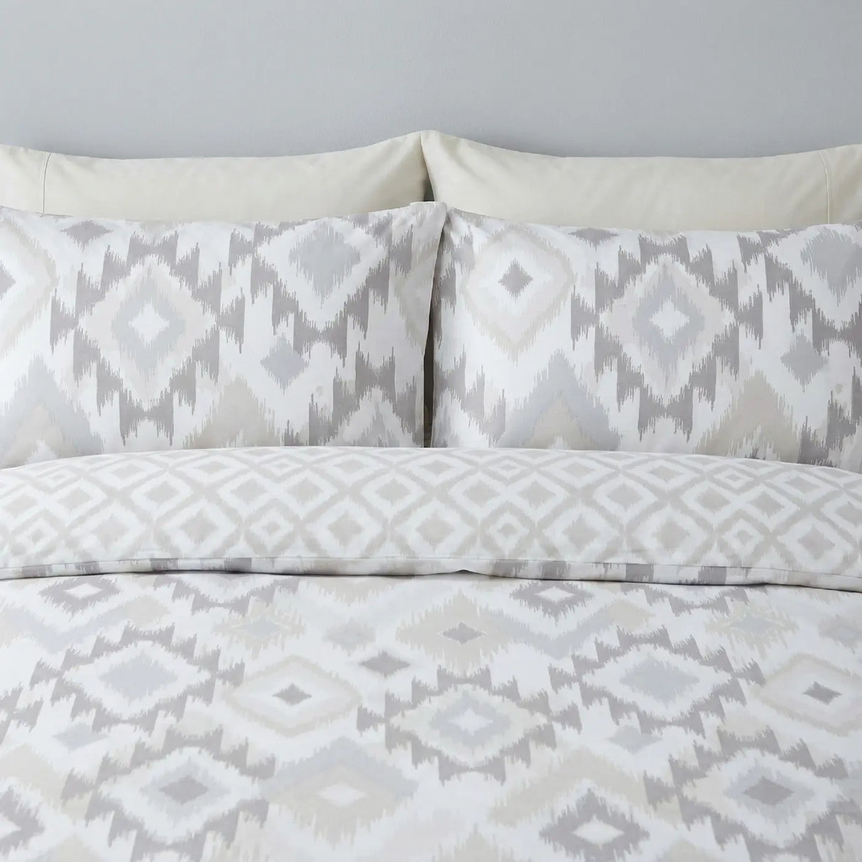 Ikat Reversible Duvet Cover Set 4