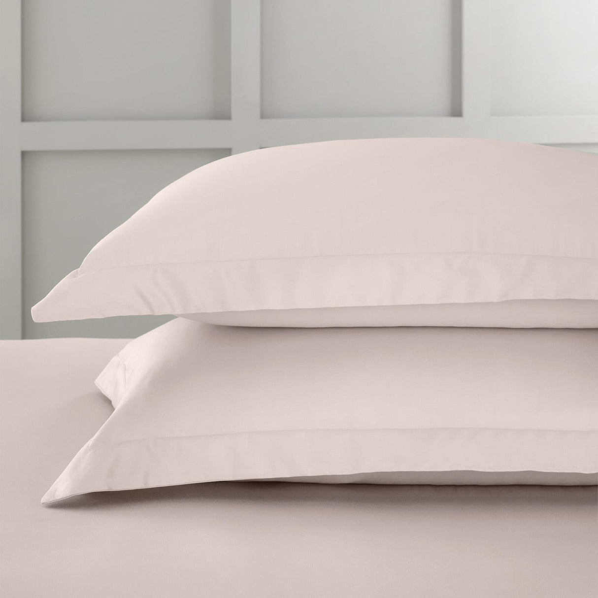 400 Thread Count Cotton Sateen Oxford and Standard Pillowcases by Bianca
