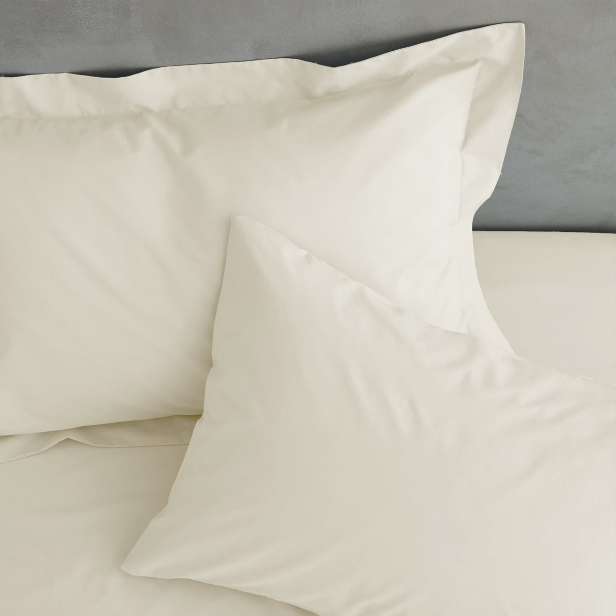Catherine Lansfield Easy Iron Percale 35cm Deep Cream Fitted Sheet - Easy Iron Percale Cream
