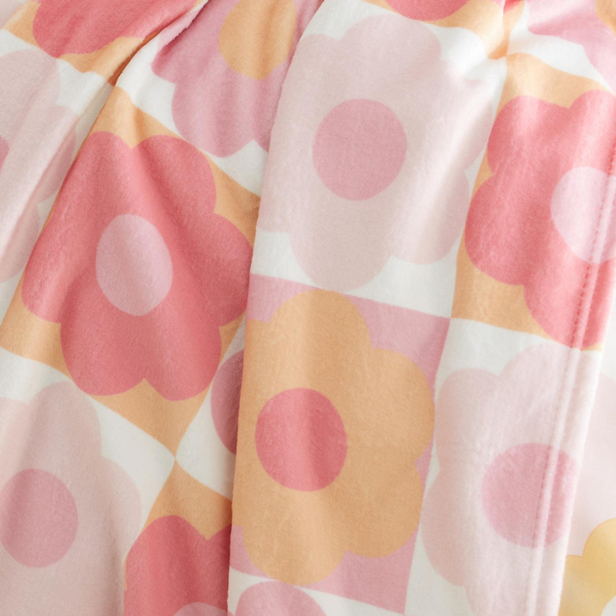 Retro Daisy Throw by Catherine Lansfield