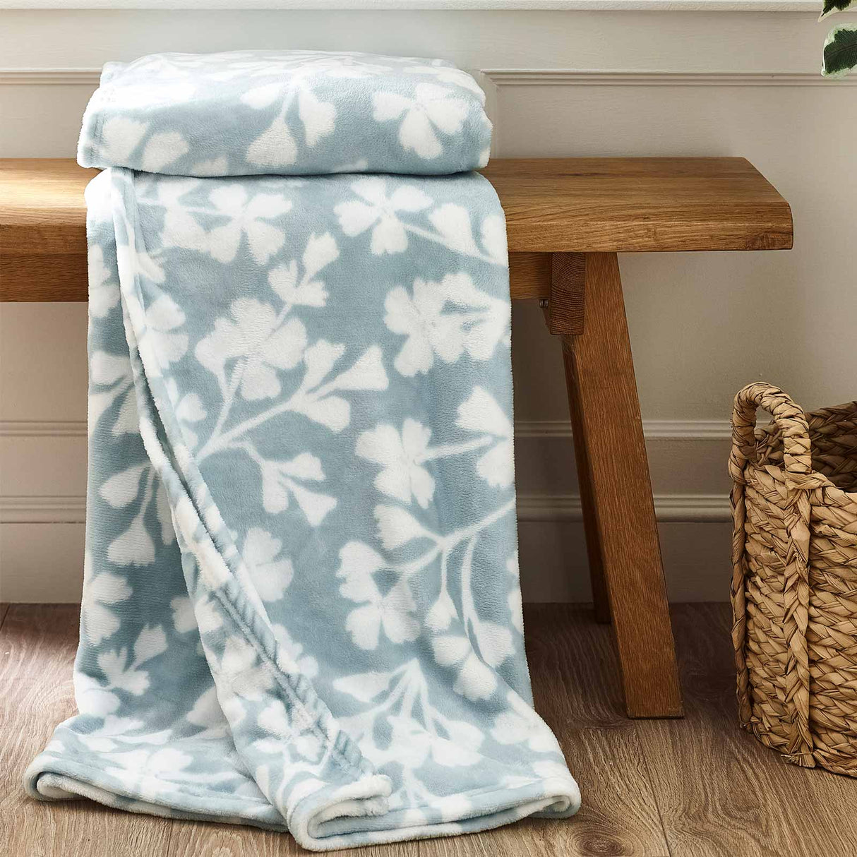 Catherine Lansfield Brooke Floral Throw 200cm x 240cm