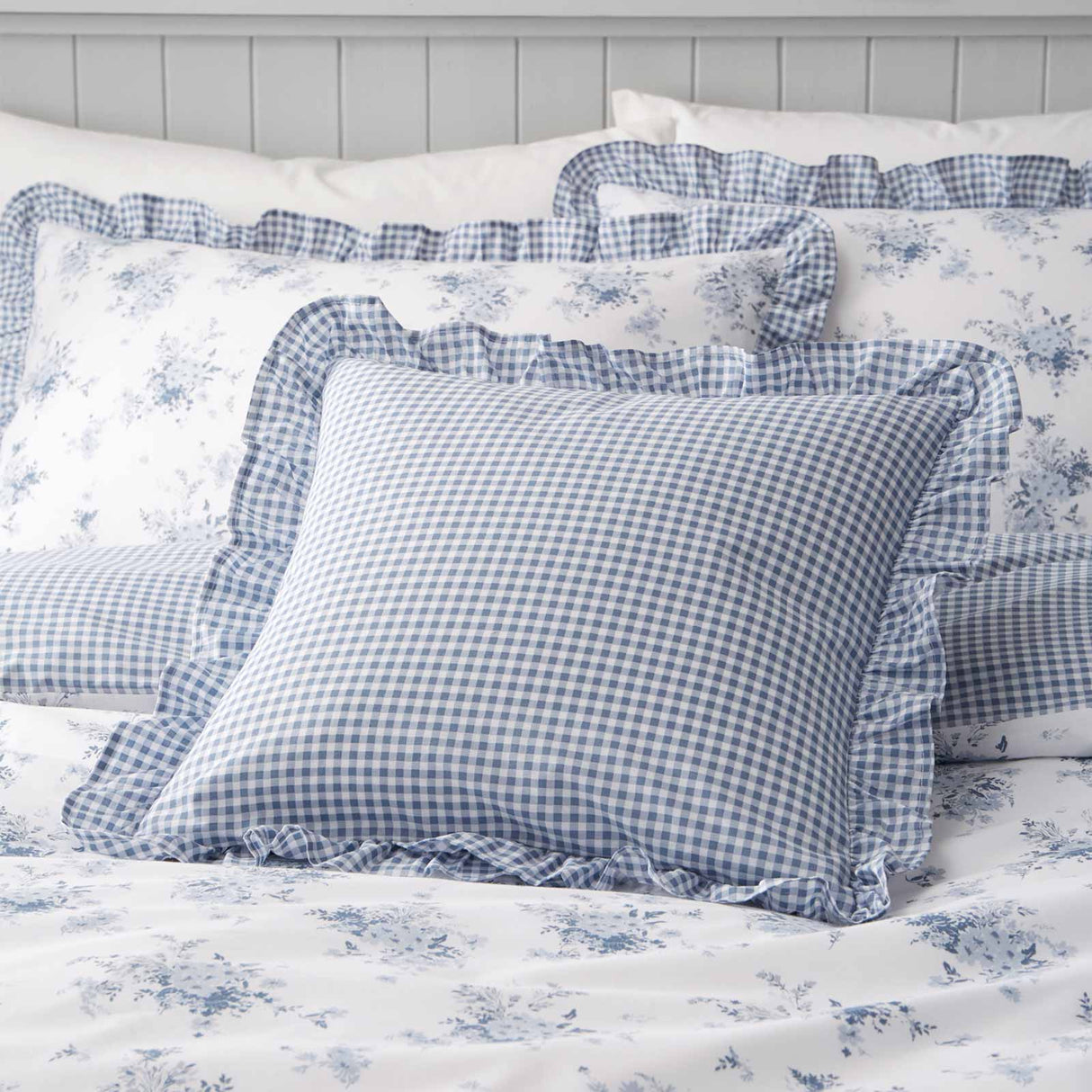 Catherine Lansfield Lucie Floral Filled Cushion
