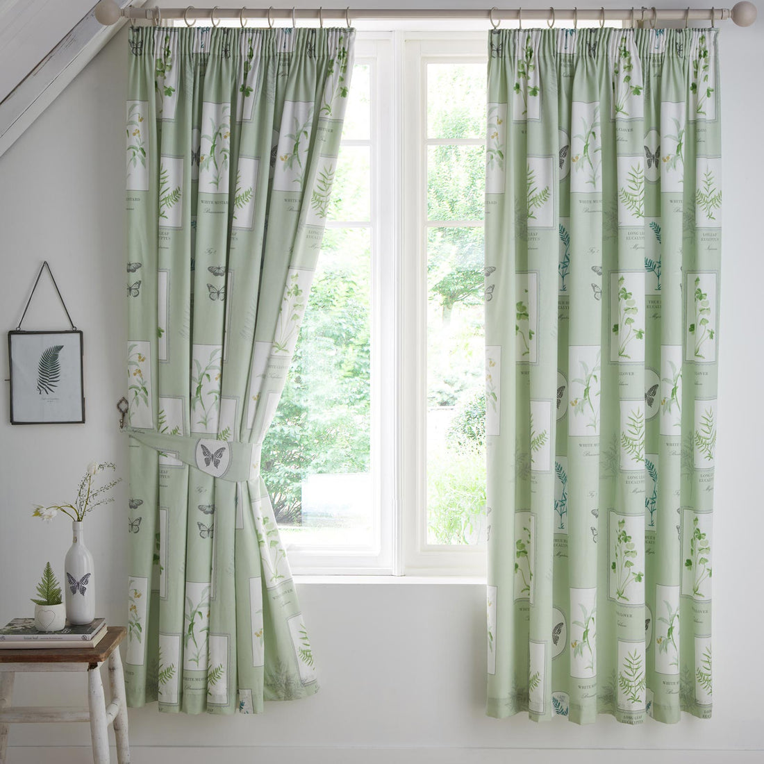 Floral Garden Green Pencil Pleat Tape Top Curtains Polycotton
