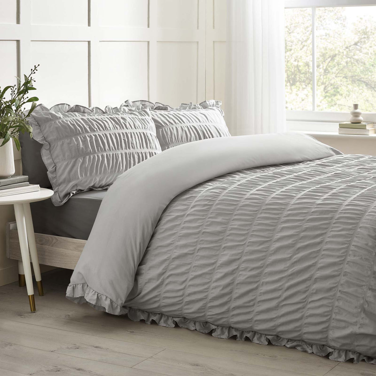 Catherine Lansfield Seersucker Frill Duvet Cover Set - Silver image 2