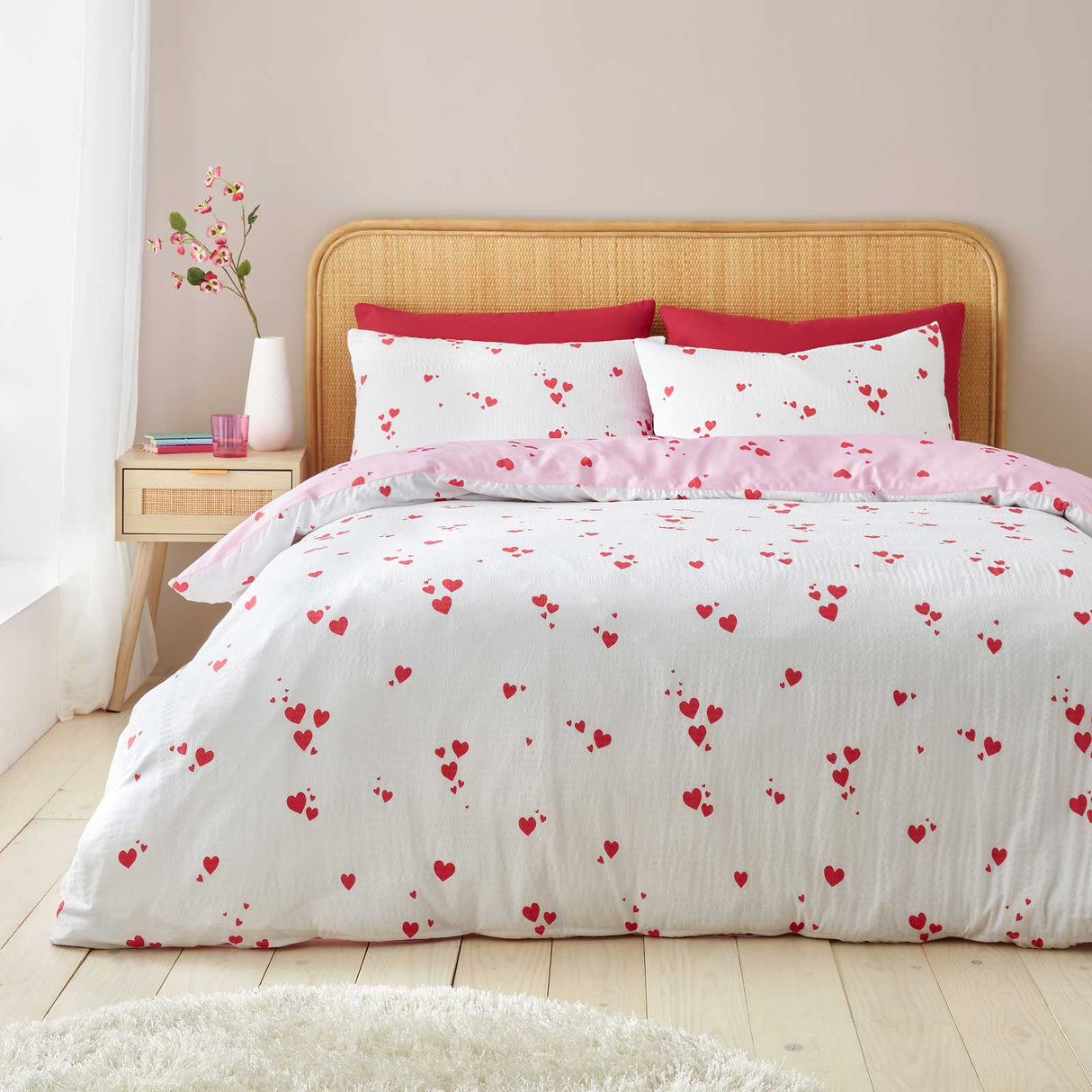 Seersucker Heart Duvet Cover Set by Catherine Lansfield