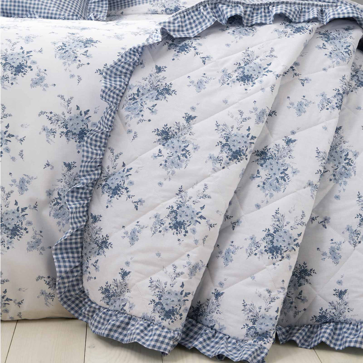 Lucie Floral Bedspread by Catherine Lansfield