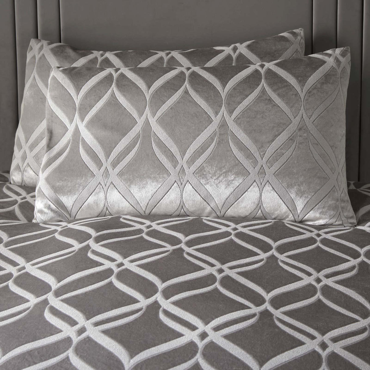 Belfort Velvet Duvet Cover Set by Soiree
