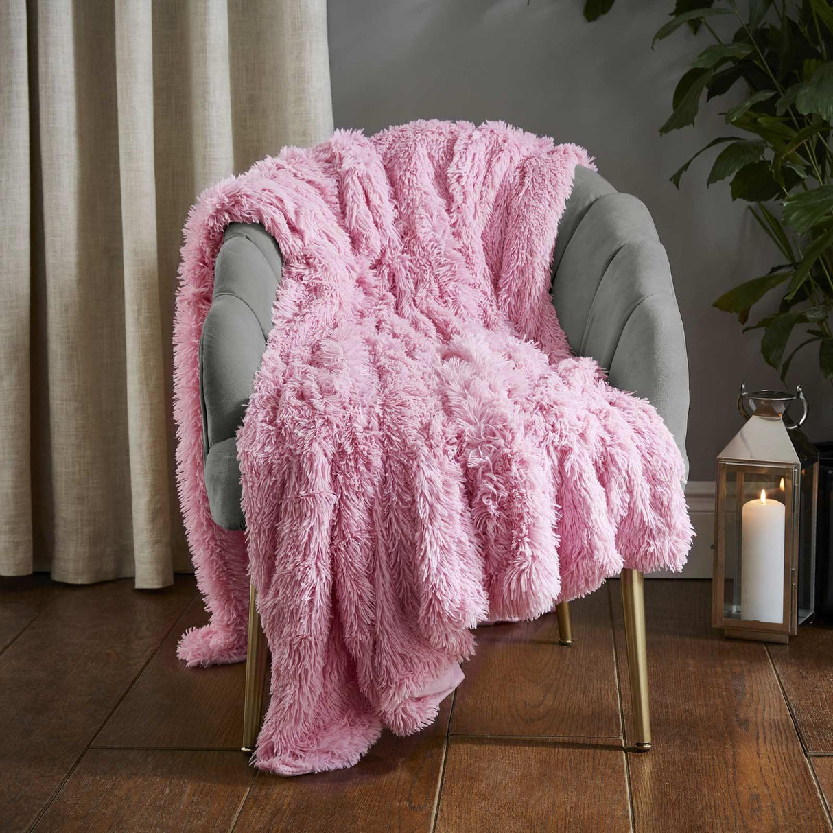 Cuddly Throw Blanket by Catherine Lansfield