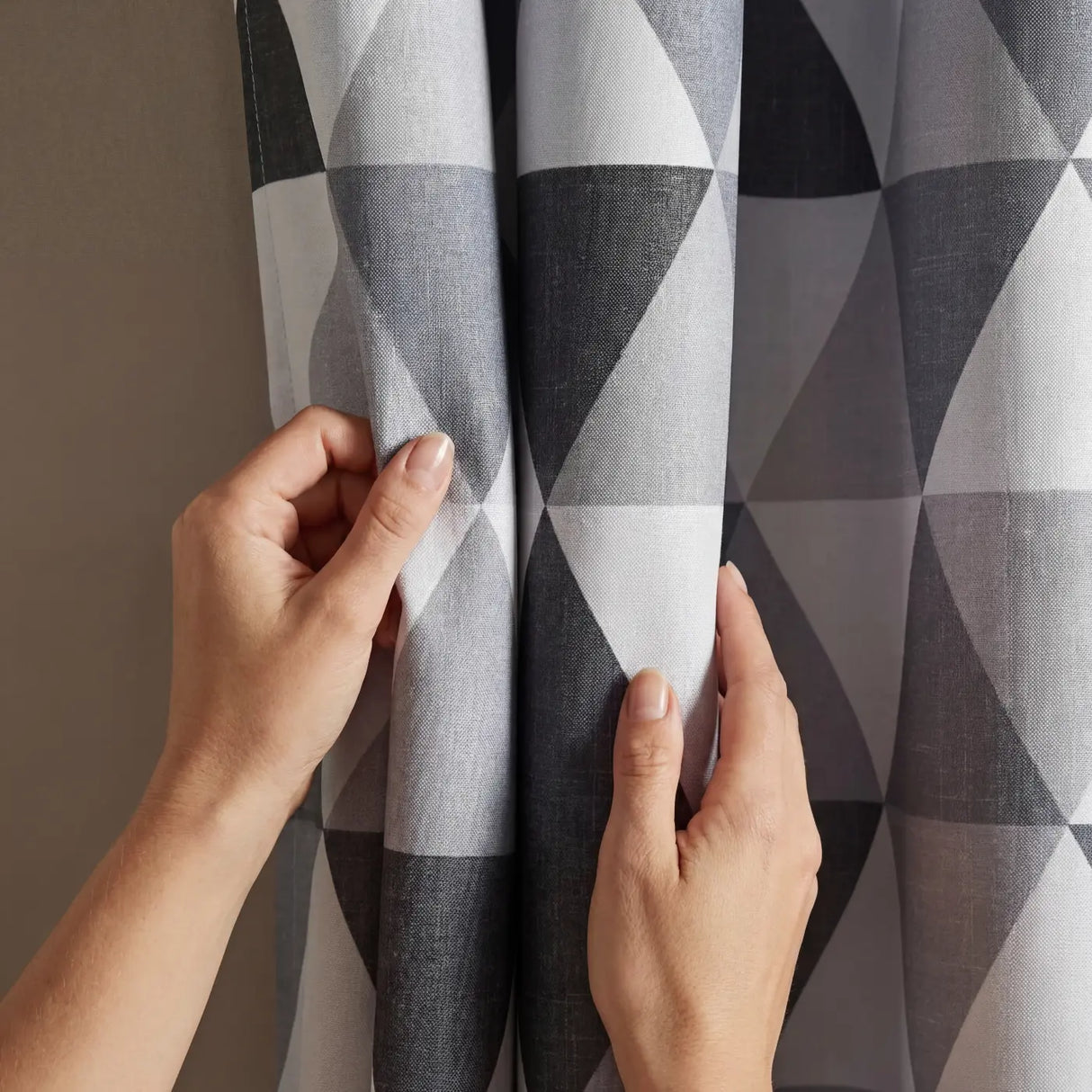 Malmo Blockout Eyelet Curtains - Charcoal image 3