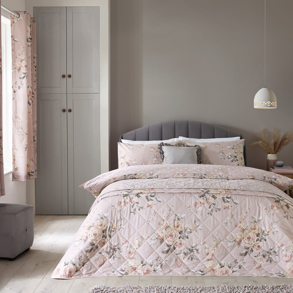 Catherine Lansfield Canterbury Bedspread - Canterbury Blush Bedspread