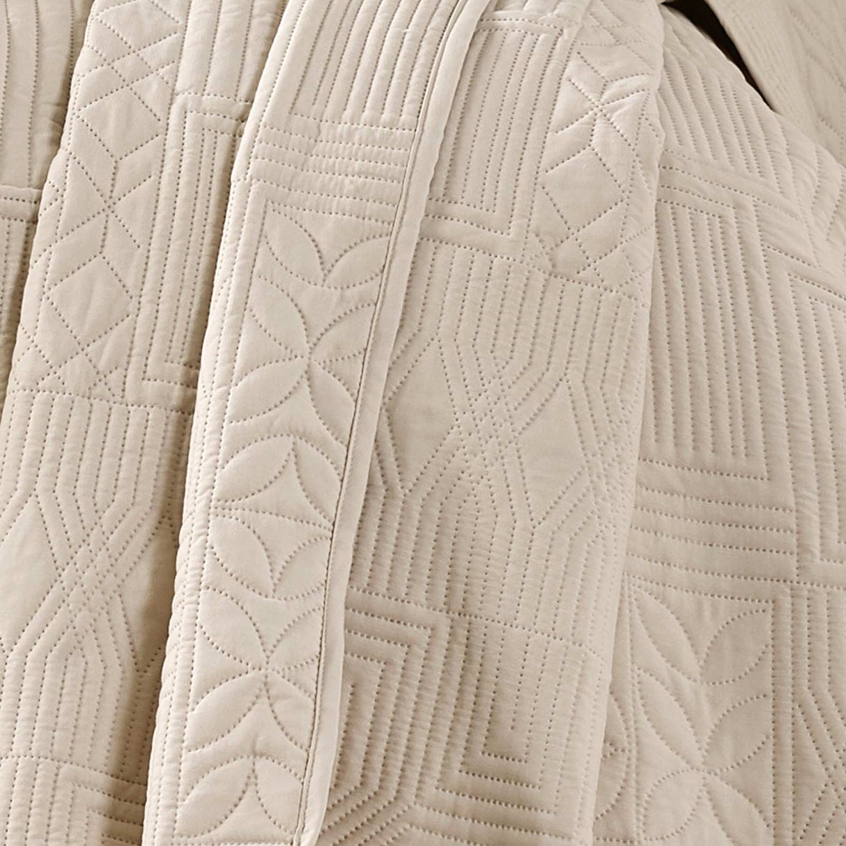 Folkstone Geo Bedspread 220cm x 230cm by Catherine Lansfield