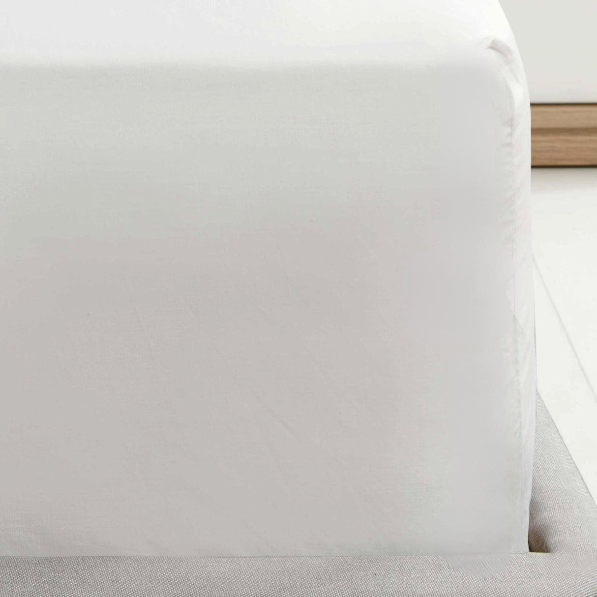 Percale Extra Deep Fitted Sheet 40cm Deep by Rapport Home