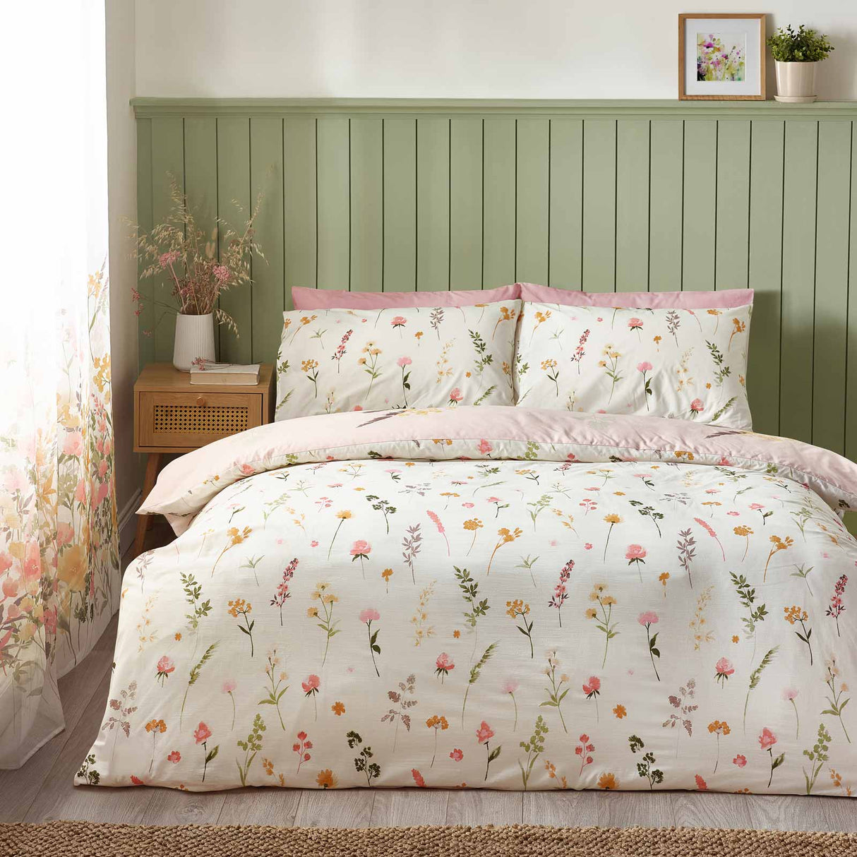 Countryside Floral Duvet Cover Set by Catherine Lansfield