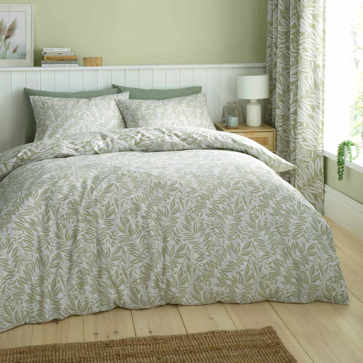 Sorrel Leaf Duvet Cover Set by Catherine Lansfield