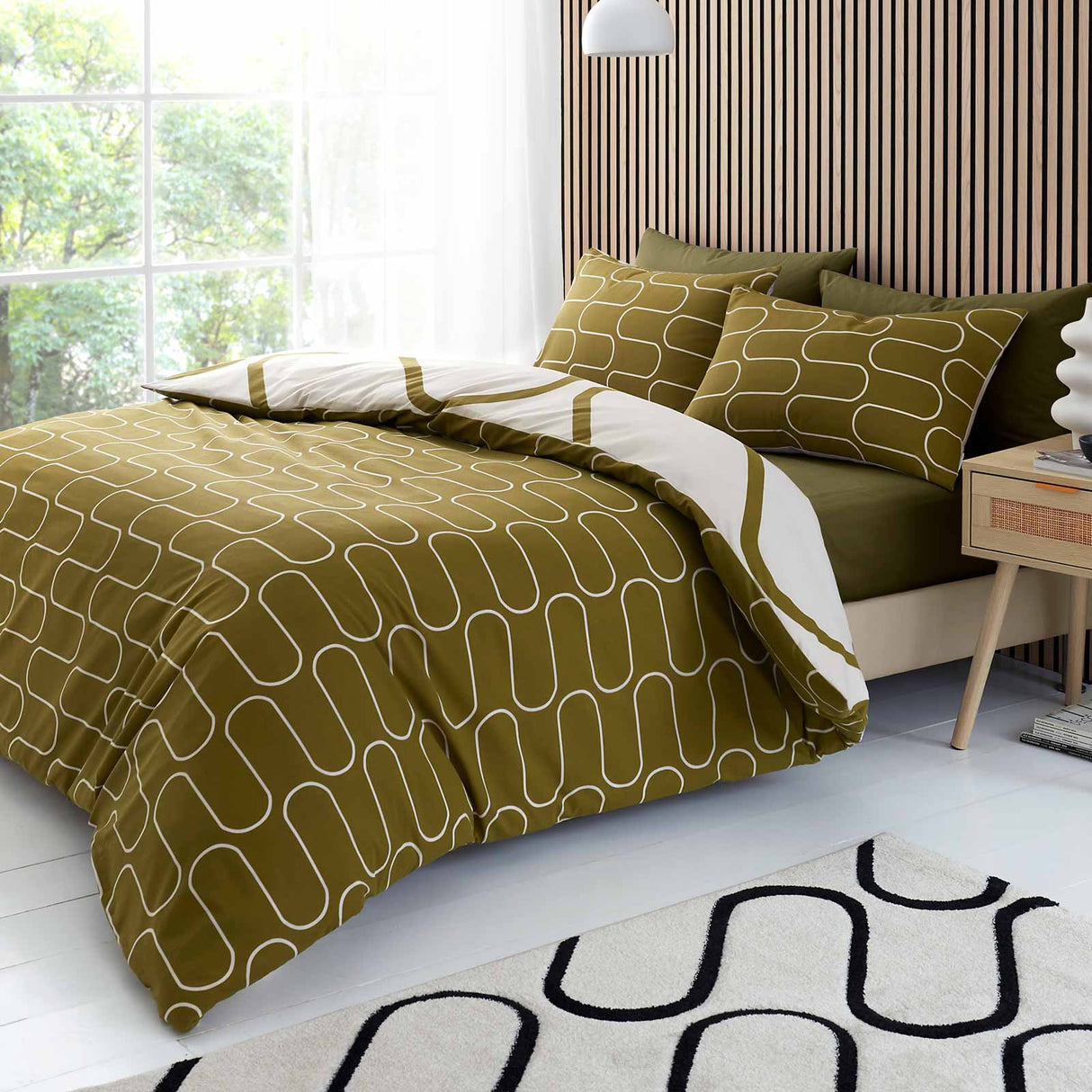 Linear Curve Duvet Cover Set by Catherine Lansfield