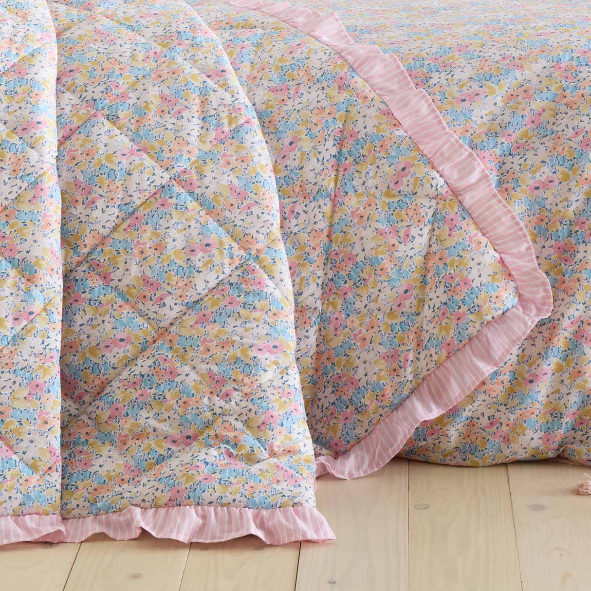 Darcy Floral Bedspread by Catherine Lansfield