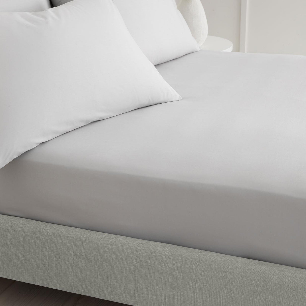 200 Thread Count Cotton Percale Fitted Sheet 32cm Deep by Bianca