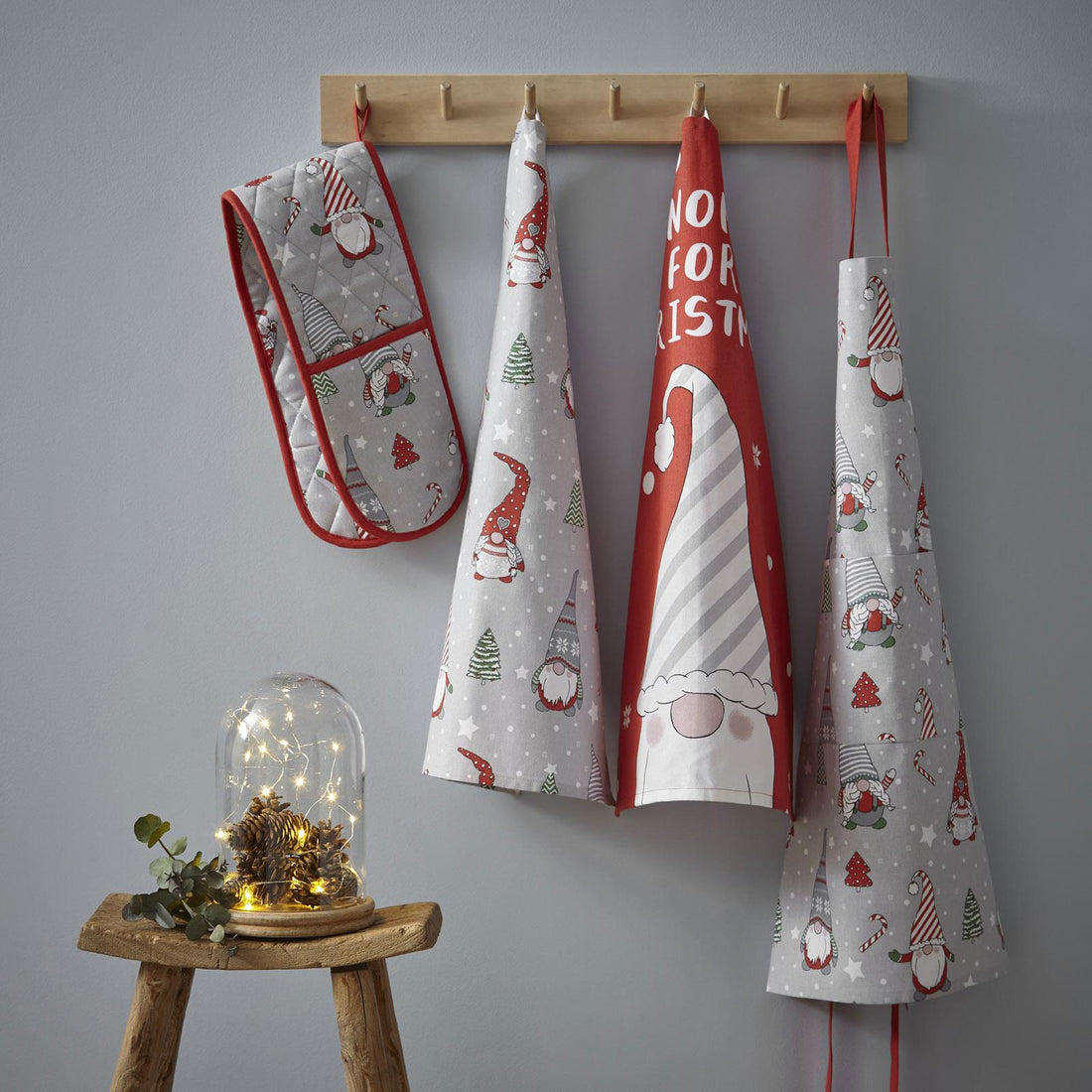 Catherine Lansfield Christmas Gnomes Festive Cotton Apron