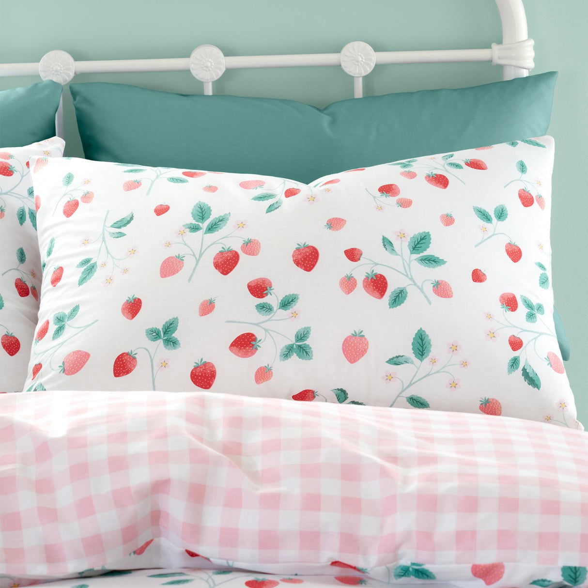 Strawberry Garden Duvet Cover Set