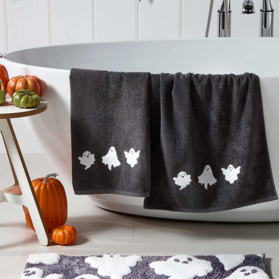 Spooky Ghosts Halloween Hand 100% Cotton Towel Pair