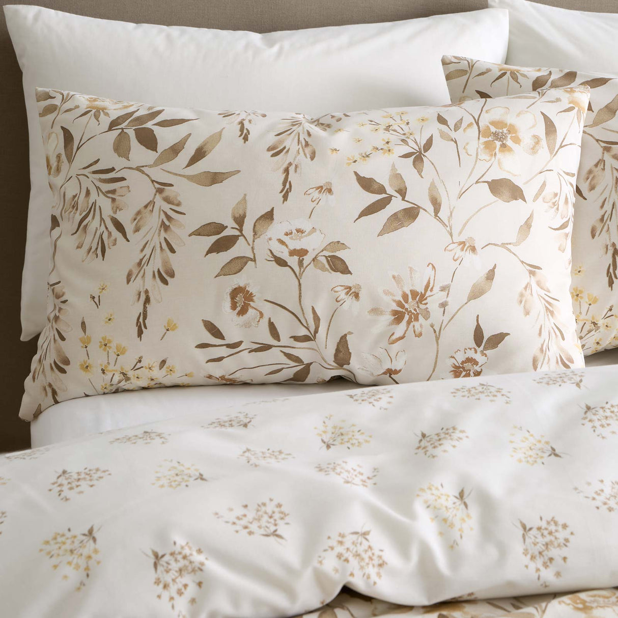 Isadora Floral Duvet Cover Set by Catherine Lansfield