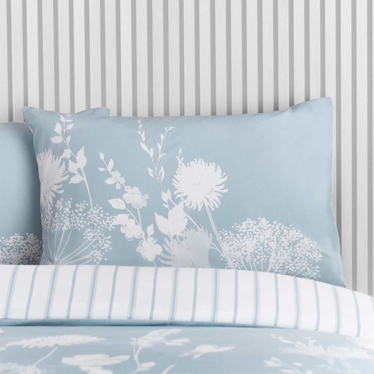 Meadowsweet Floral Seaspray Duvet Cover Set