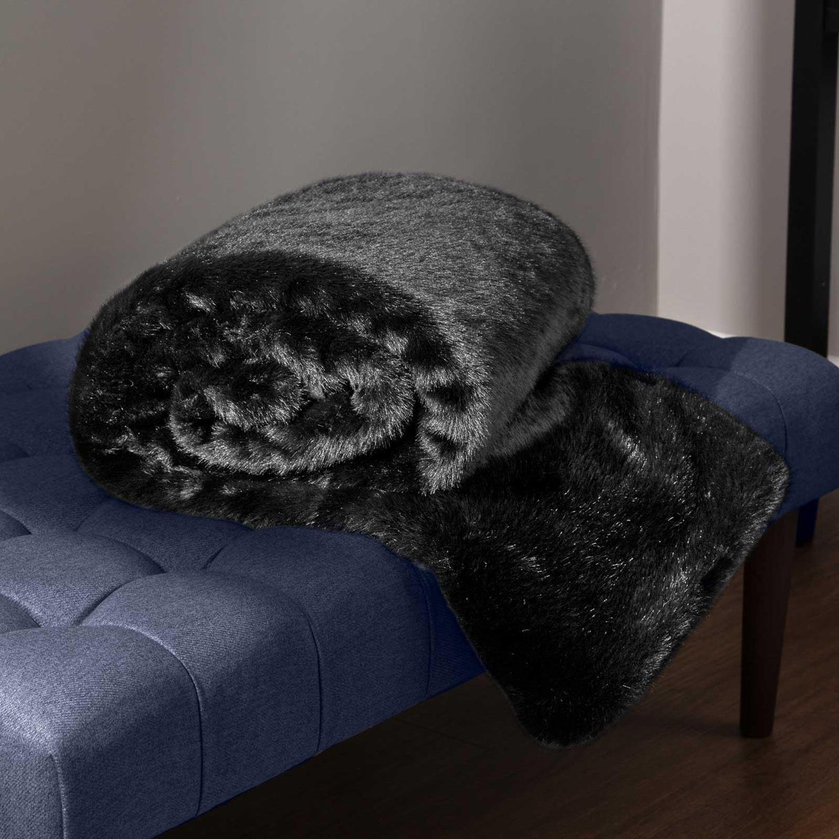 Stanza Faux Fur Throw Blanket 130cm x 180cm by Paoletti