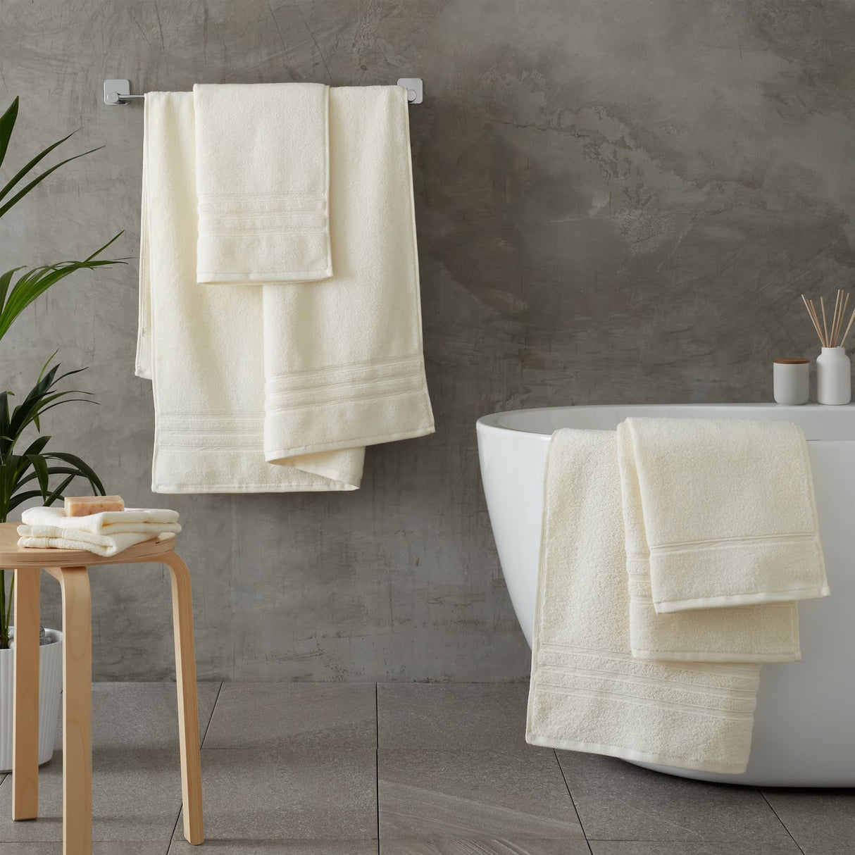 Catherine Lansfield Zero Twist 6 Piece Cream 100% Cotton Towel Bale Set 450gsm