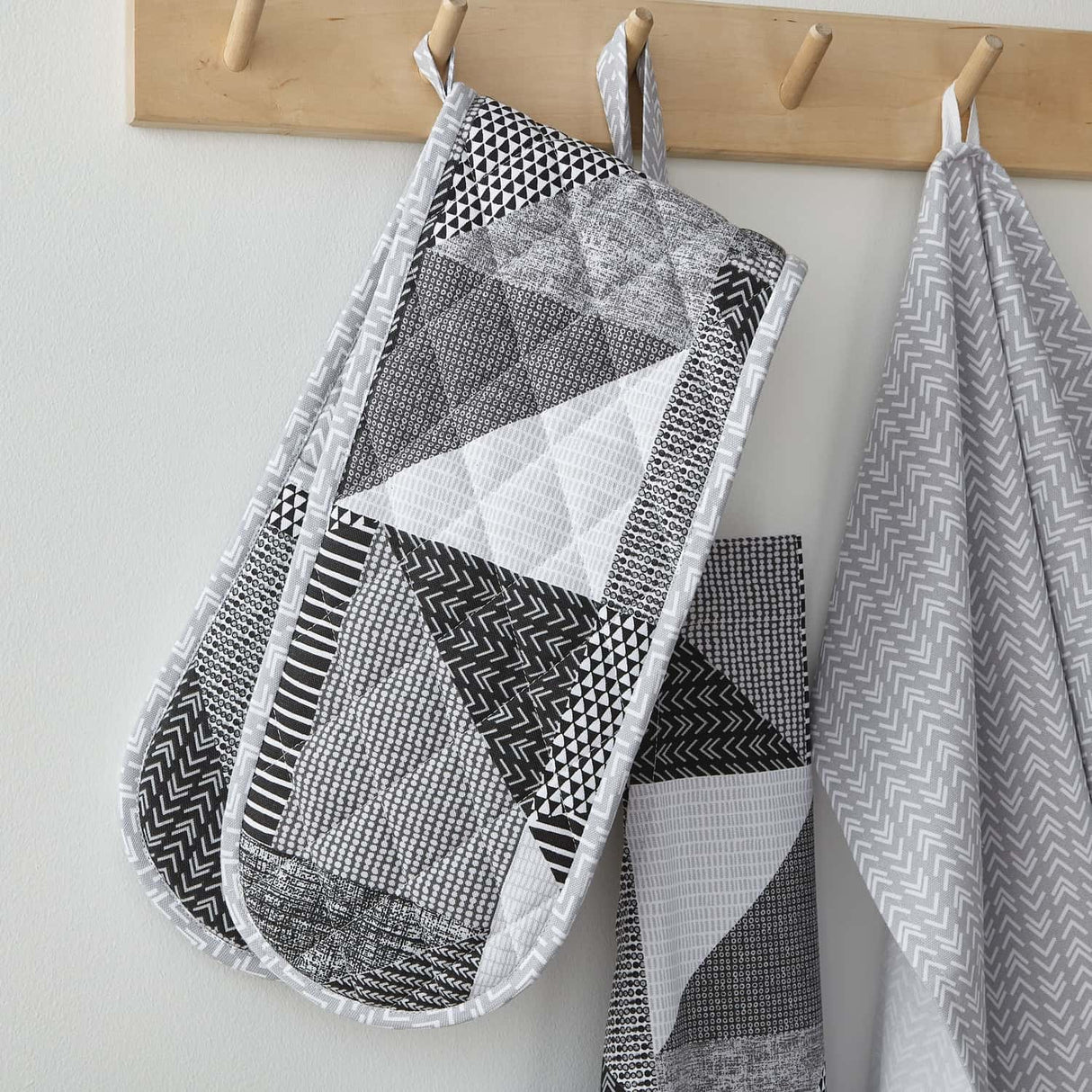 Catherine Lansfield Larsson Geo Geometric Grey Double Oven Glove