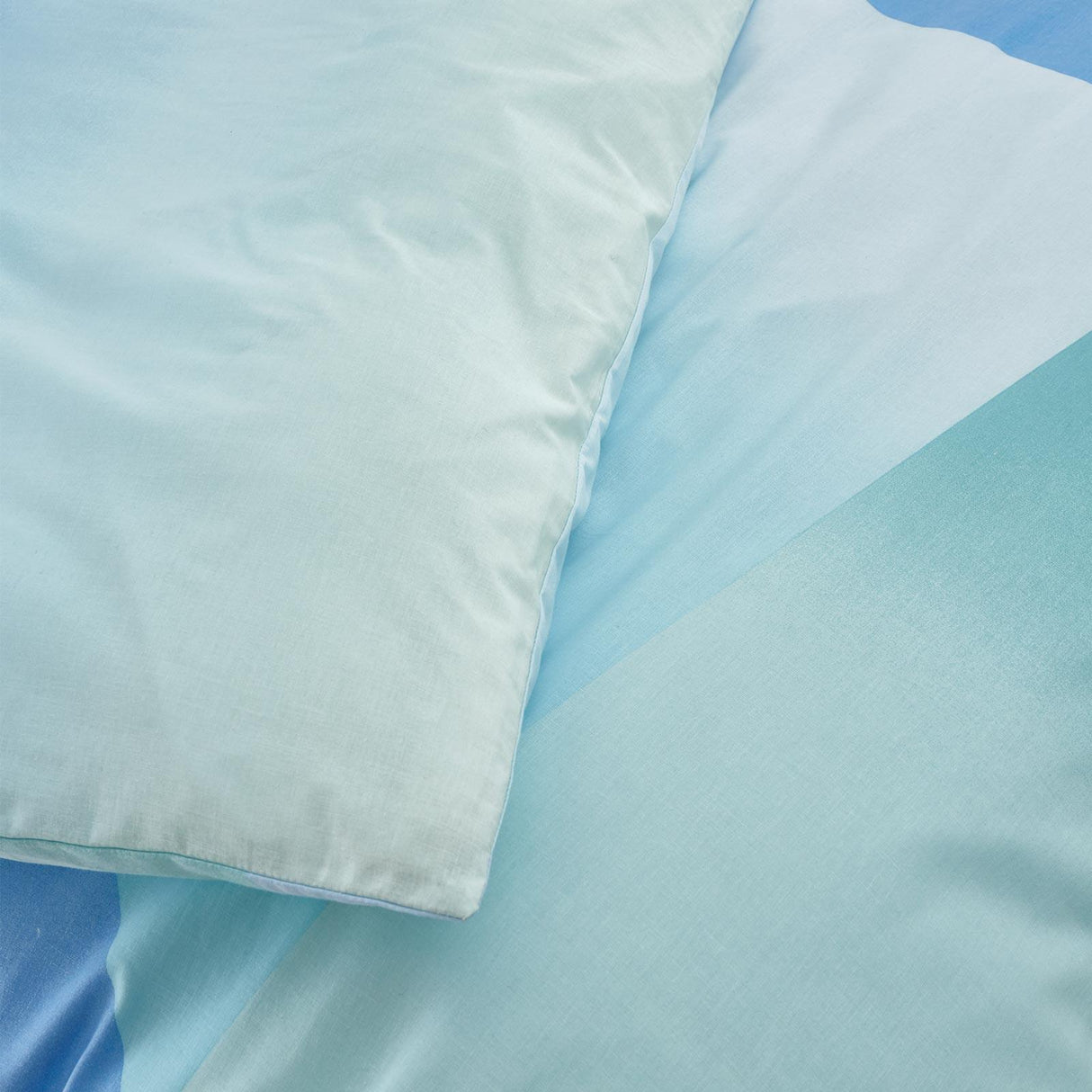 Ombre Larsson Geo Duvet Cover Set
