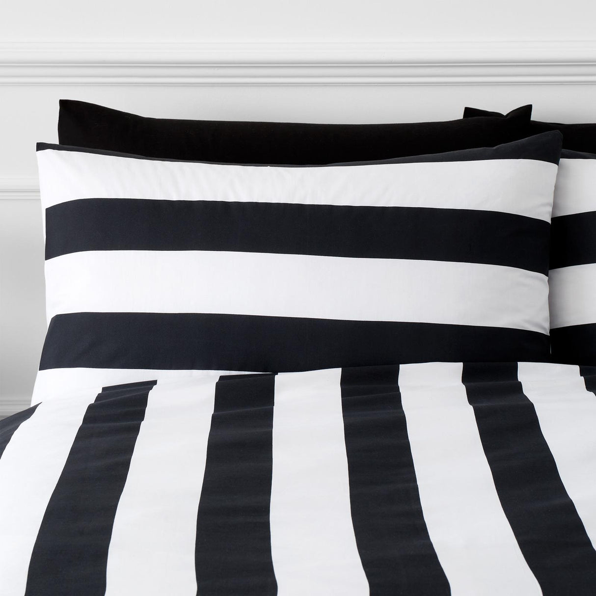 Style Sisters Bold Stripe Duvet Cover Set