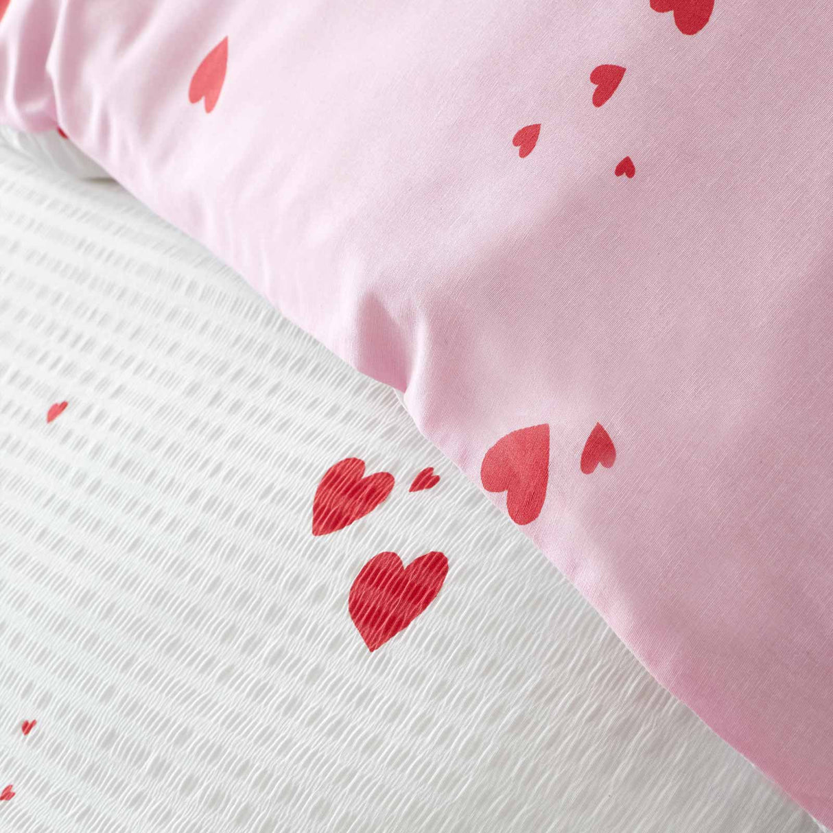 Seersucker Heart Duvet Cover Set by Catherine Lansfield