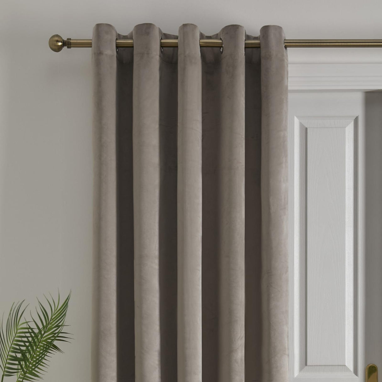 Laurence Llewelyn-Bowen Montrose Blackout Eyelet Single Panel Door Curtain 9