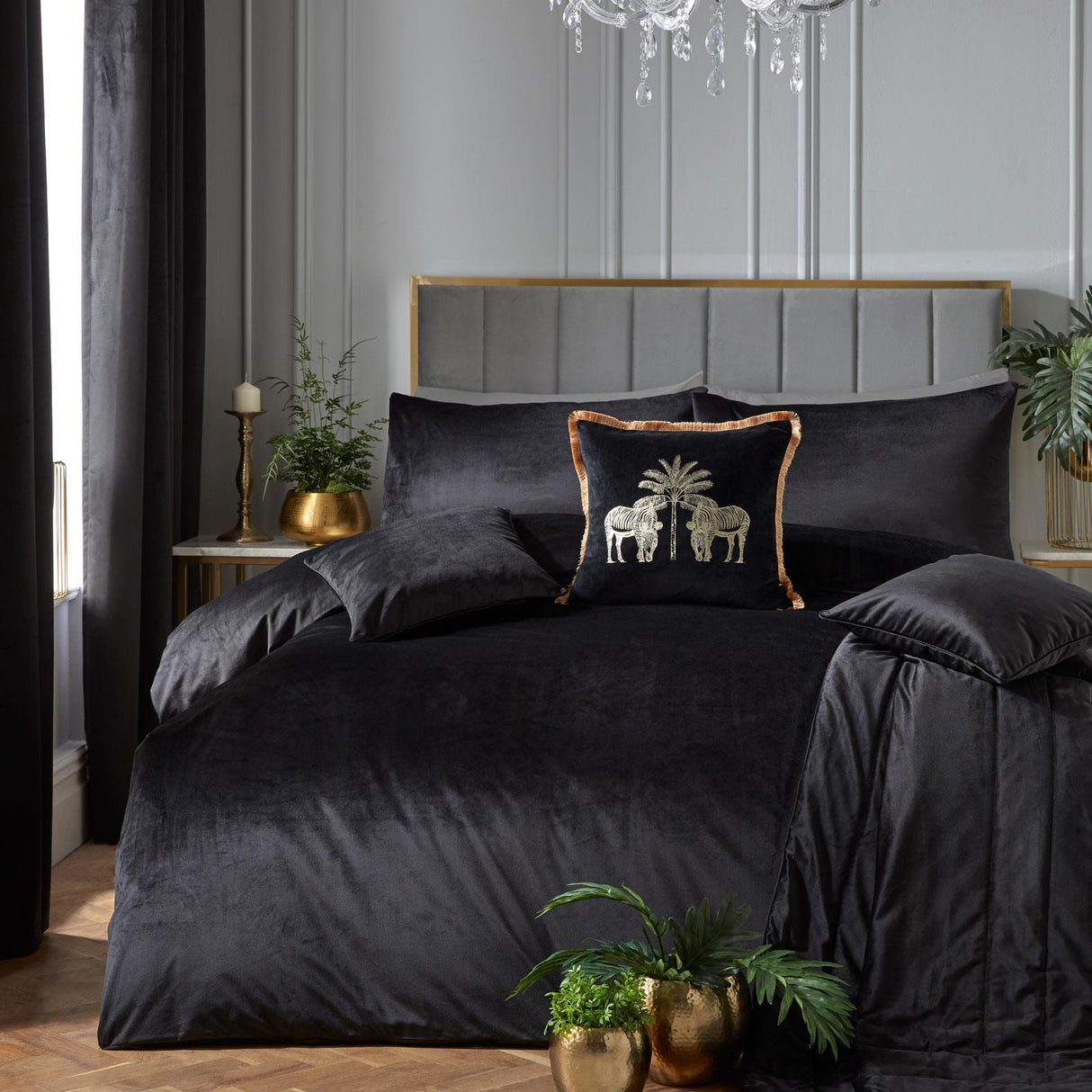 Laurence Llewelyn-Bowen Montrose Luxury Velvet Duvet Cover Set - Black