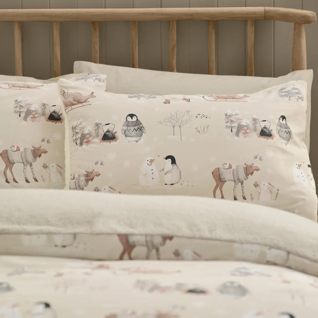 Catherine Lansfield Winter Friends Festive Christmas Duvet Cover Set 3