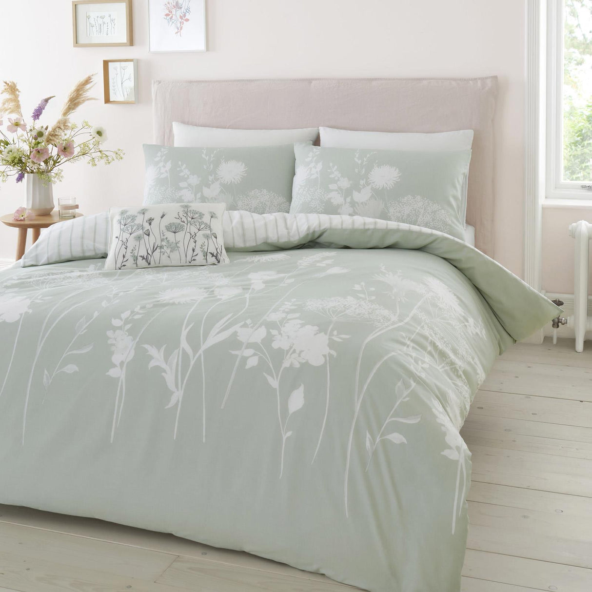Meadowsweet Floral Duvet Cover Set by Catherine Lansfield