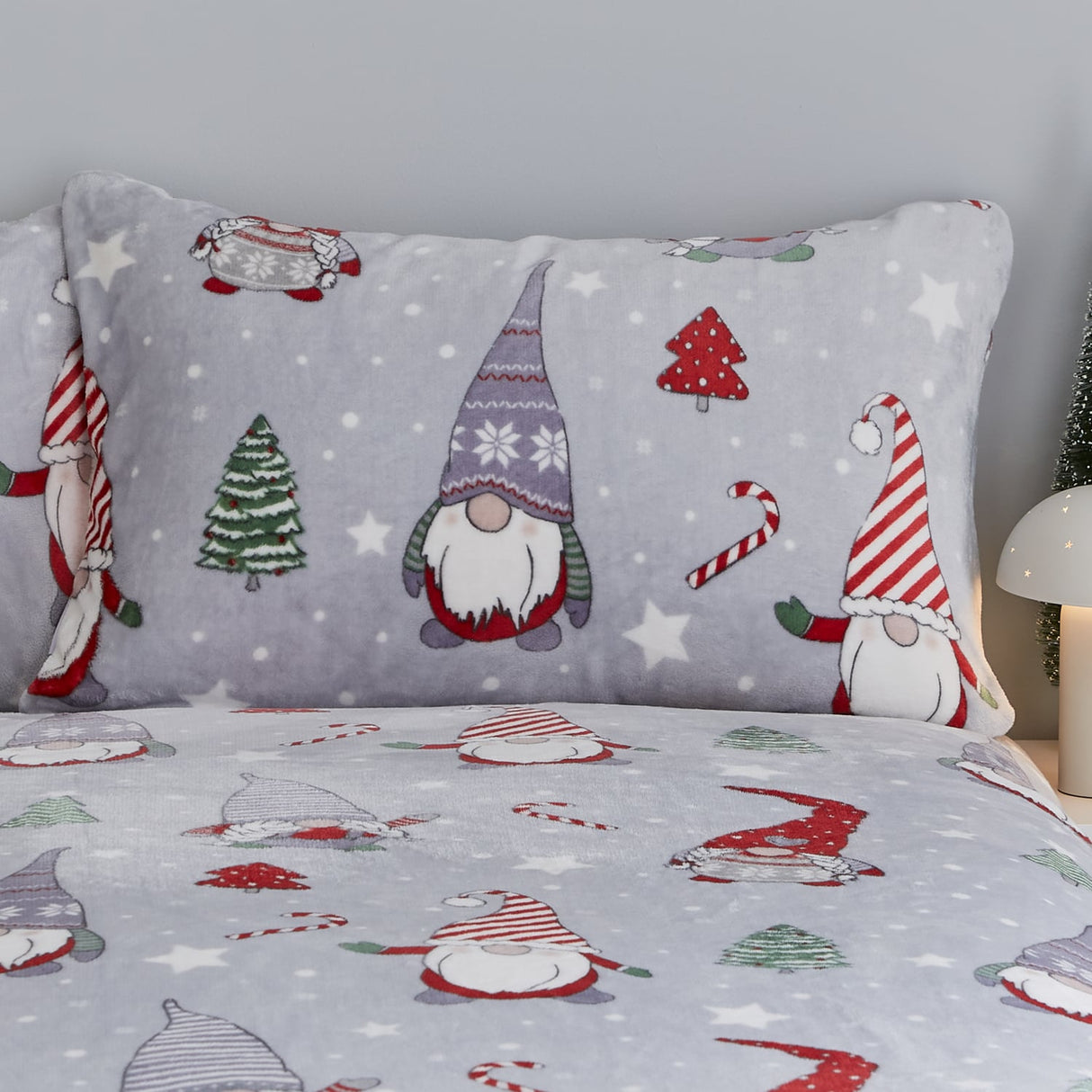 Catherine Lansfield Festive Gnomes Christmas Duvet Cover Set - Christmas Gnomes Duvet Set Grey
