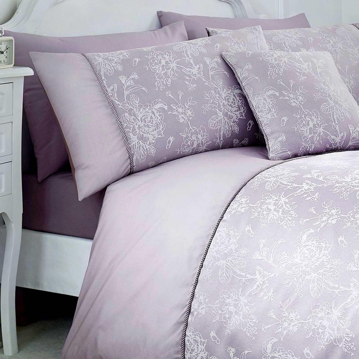 Jasmine Luxury Duvet Cover Set by Dreams & Drapes Woven