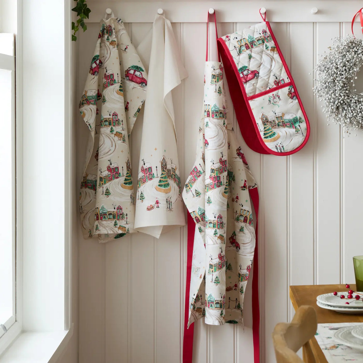 Catherine Lansfield Christmas Town Kitchen Textiles Collection 13