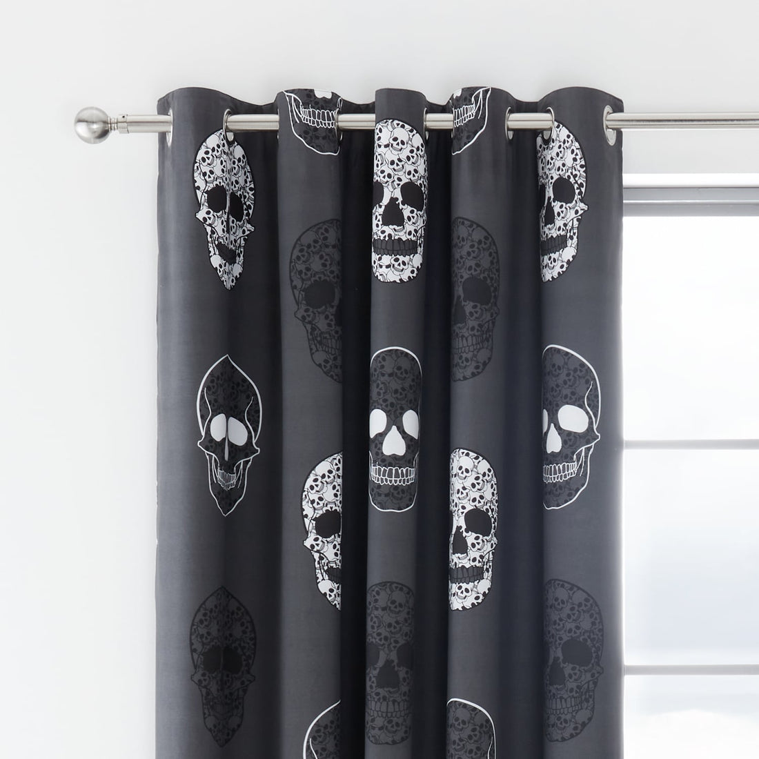 Catherine Lansfield Skulls Kids Eyelet Curtains
