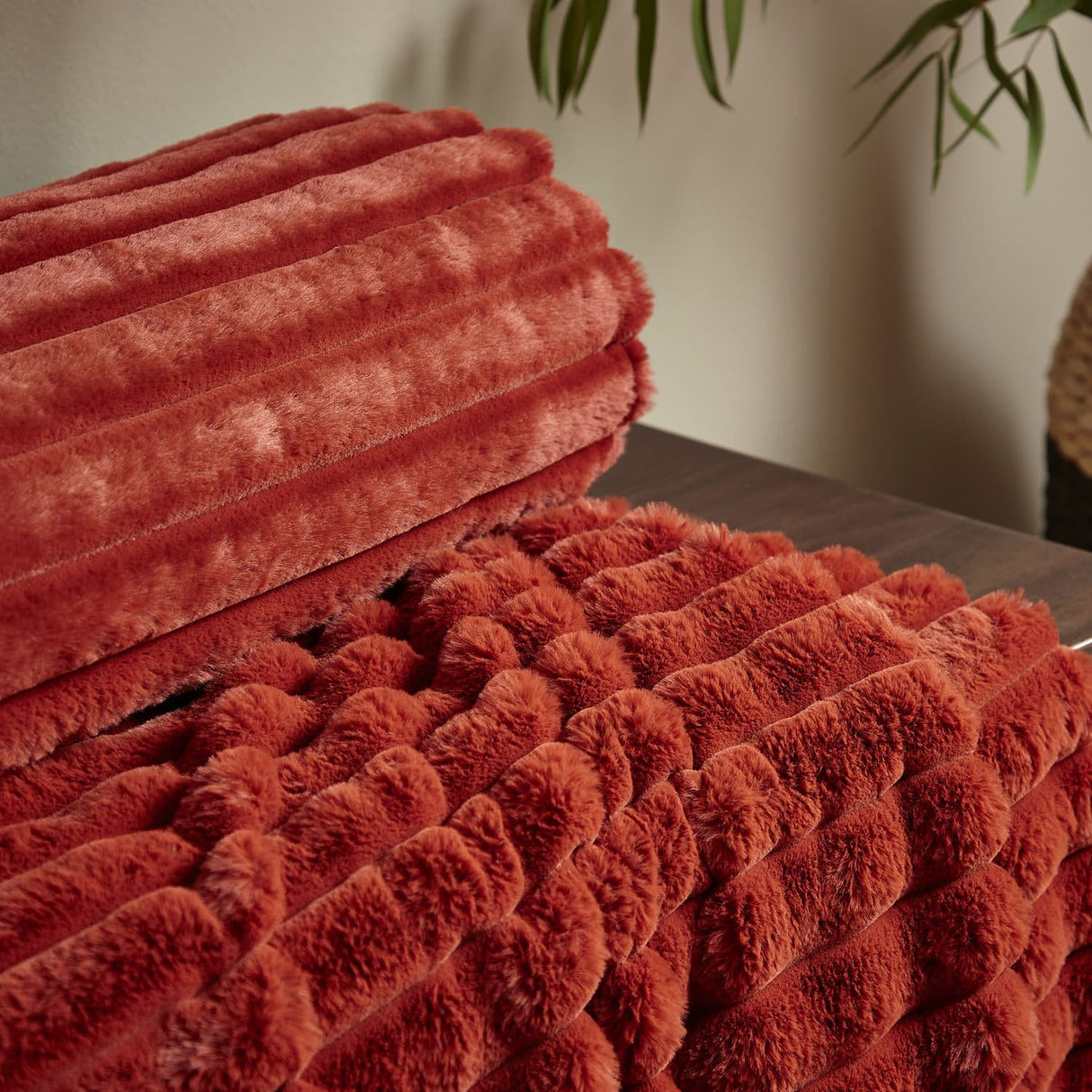 Catherine Lansfield Cosy Ribbed Velvet Throw – Burnt Orange – 130cm x 170cm - Cosy Ribbed Throw Burnt Orange