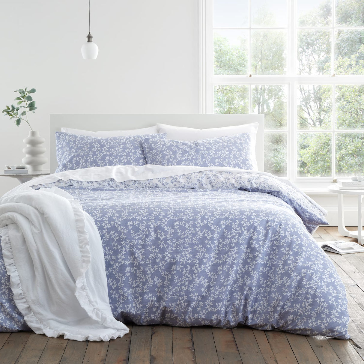 Bianca Fine Linens Shadow Leaves Duvet Cover Set - Shadow Leaves Blue Duvet Set (With Accesories)