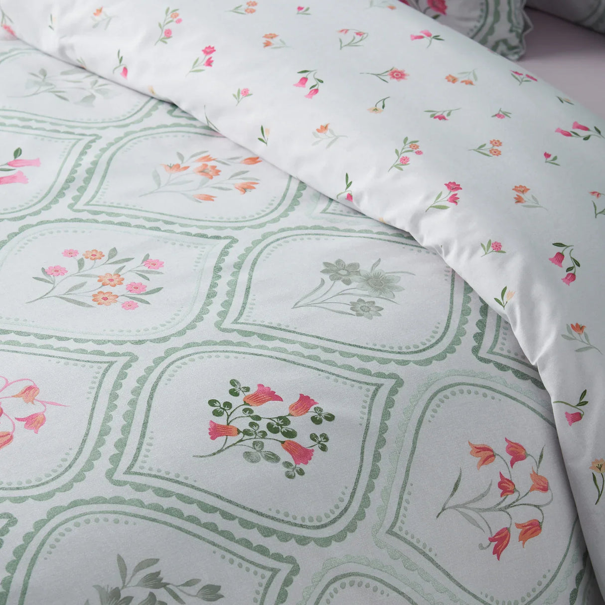 Catherine Lansfield Cameo Floral Soft Green Reversible Duvet Cover Set - Soft Green image 3