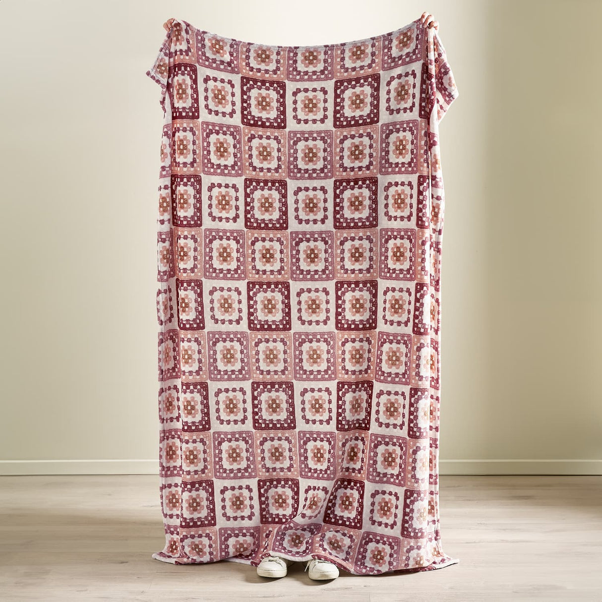 Catherine Lansfield Crochet Print Throw – Pink – 130cm x 170cm - Crochet Print Throw (1)