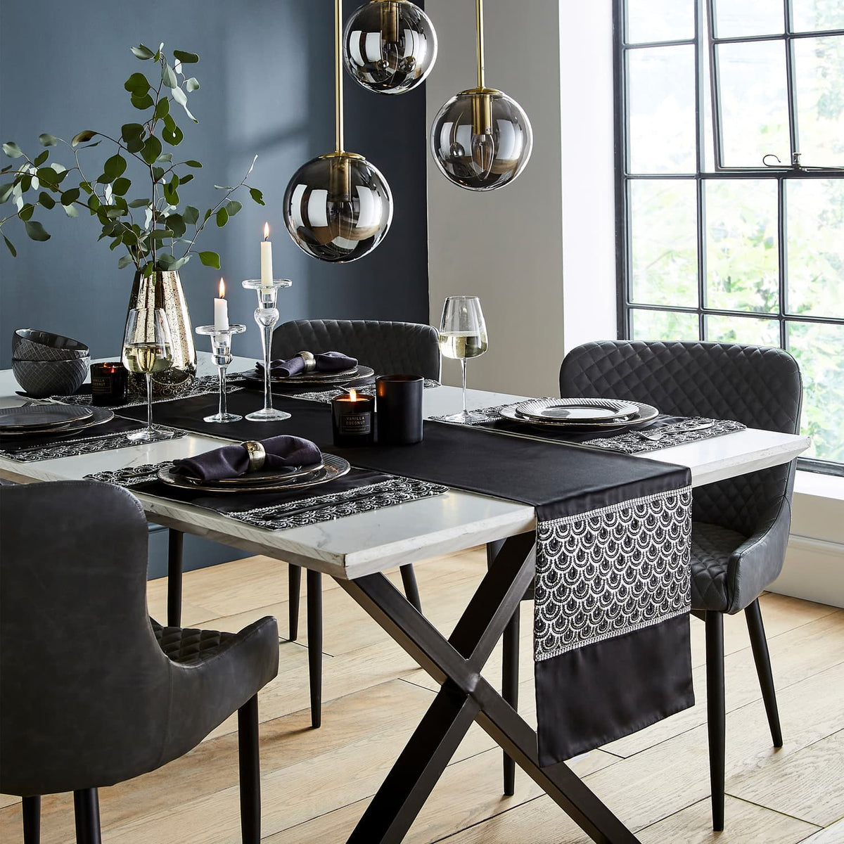 Catherine Lansfield Deco Sequin Placemats 4 Pack Black - Deco Sequin Dining Placemat Black