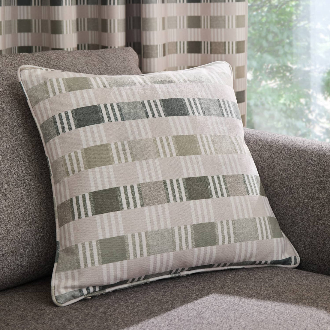 Catherine Lansfield Wilson Check Cushion Cover 45cm x 45cm
