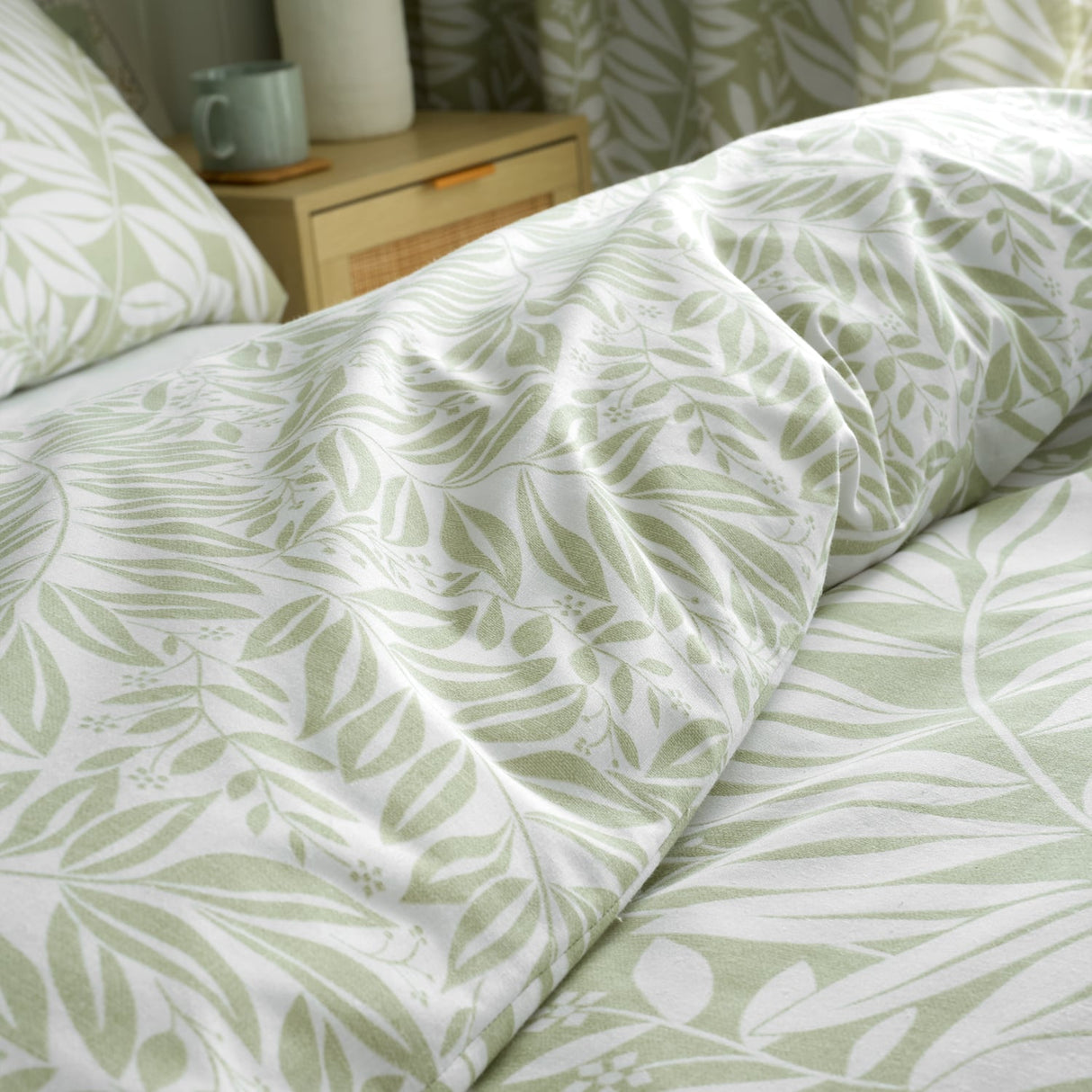 Catherine Lansfield Sorrel Leaf Duvet Cover Set - Sorrel Leaf Green Duvet Set